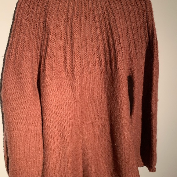 Wool sweater - Picture 3 of 3
